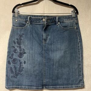 Talbots Blue Denim‎ Mini Skirt with Embroidered Floral Design